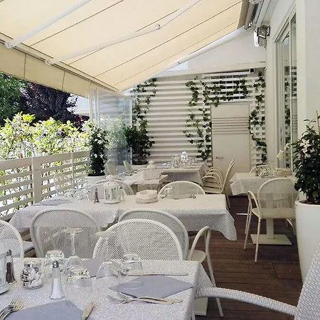 Отель Ermeti Brunch 3*