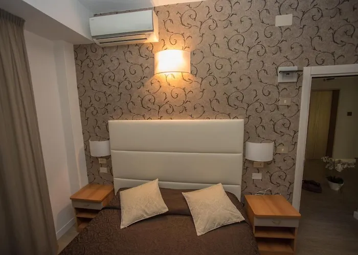 Ermeti Brunch 3* ריצ'יונה