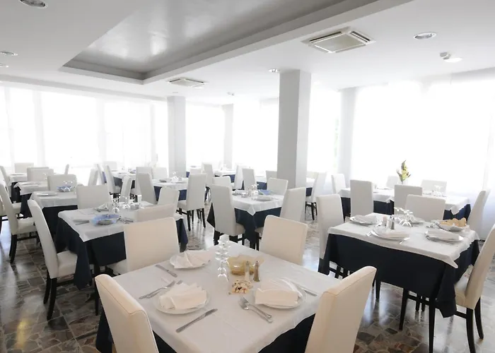 호텔 Ermeti Brunch 3*