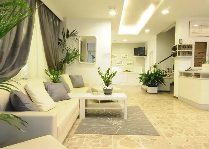 מלון Ermeti Brunch 3*