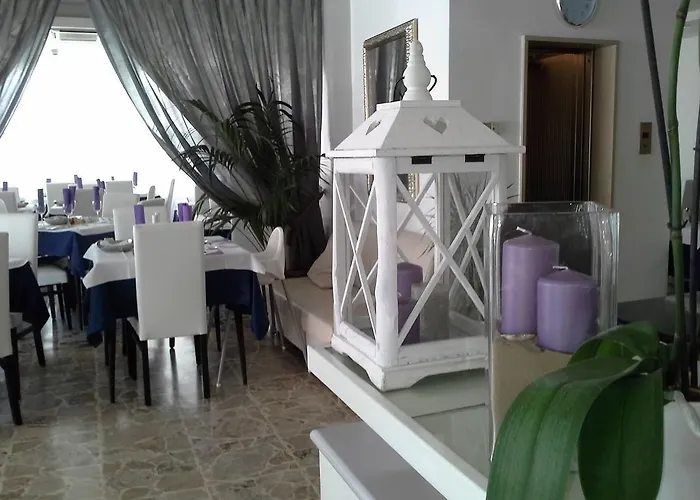 Ermeti Brunch 3* ריצ'יונה