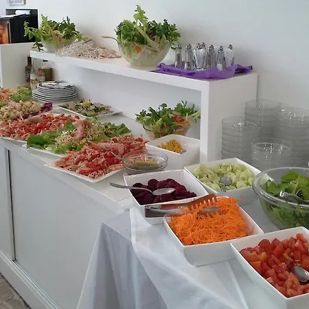 Ermeti Brunch 3* ריצ'יונה