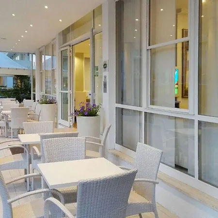 Hotel Ermeti B&B Brunch Hotel 3*