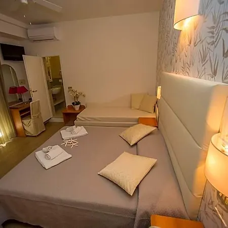 Hotel Ermeti B&B Brunch Hotel Riccione
