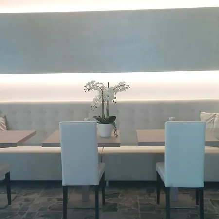 Ermeti Brunch Hotel