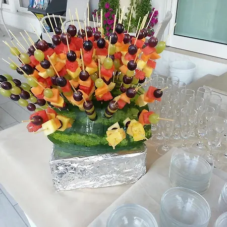 Ermeti Brunch מלון